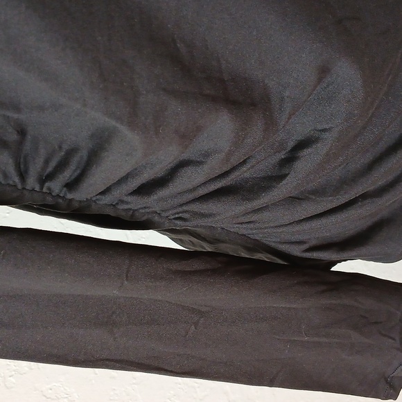 Heart Hips long sleeve maternity top - Picture 2 of 9